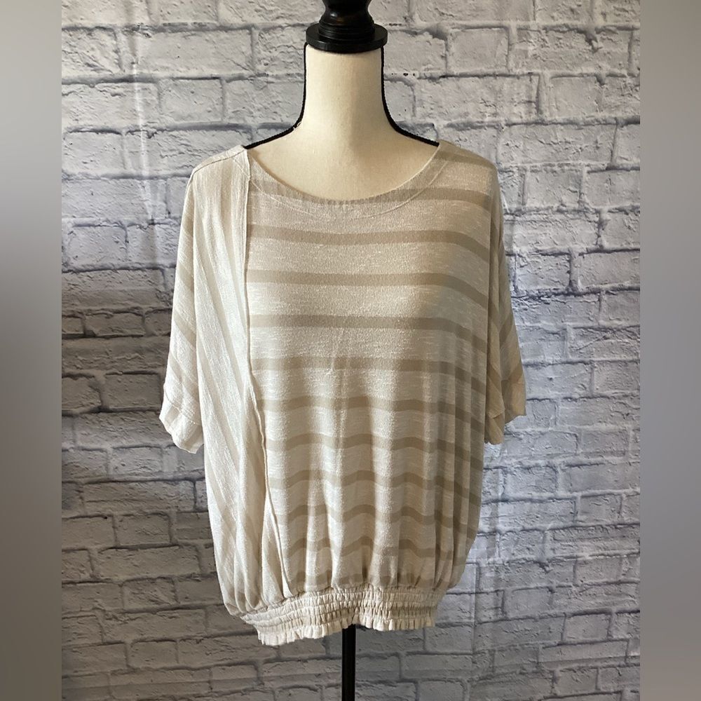 Cato - Women’s tan & White Elastic Hem Top